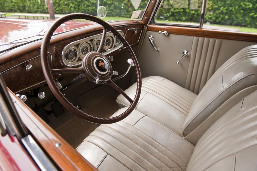  Packard Twelve Victoria Convertible by Dietrich 1936 года  (фото 2 из 4)